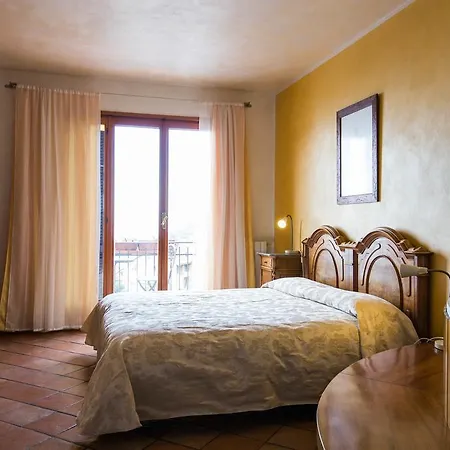 Couette-café La Mimosa Del Golfo 3*