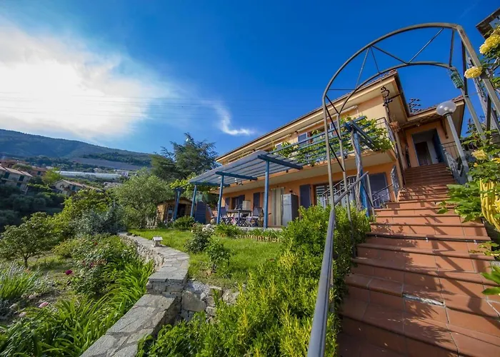 La Mimosa Del Golfo Bed & Breakfast 3*